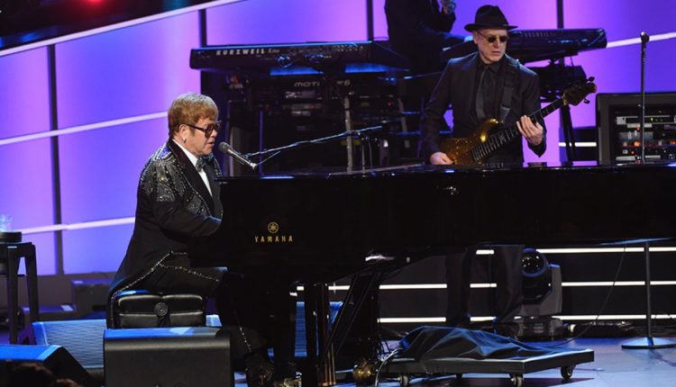 Este es el actor que interpretará a Elton John en la biopic del cantante