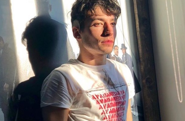 Ezra Miller confiesa íntimo detalle sobre sus preferencias sexuales