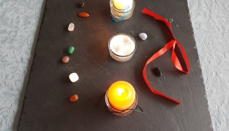 10 señales de alerta para detectar una estafa en un ritual amoroso